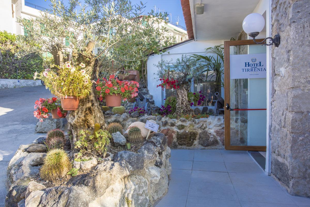 Hotel Terme Tirrenia Искья Экстерьер фото