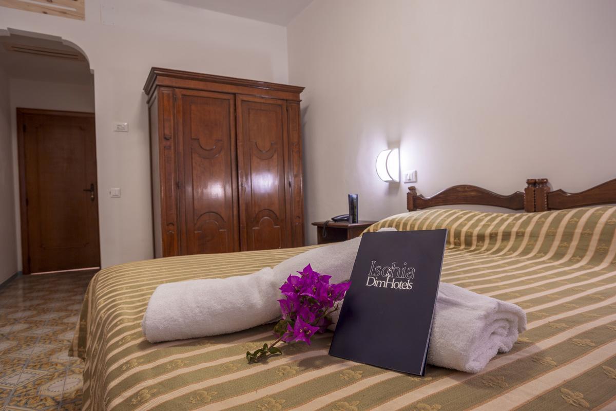 Hotel Terme Tirrenia Искья Экстерьер фото